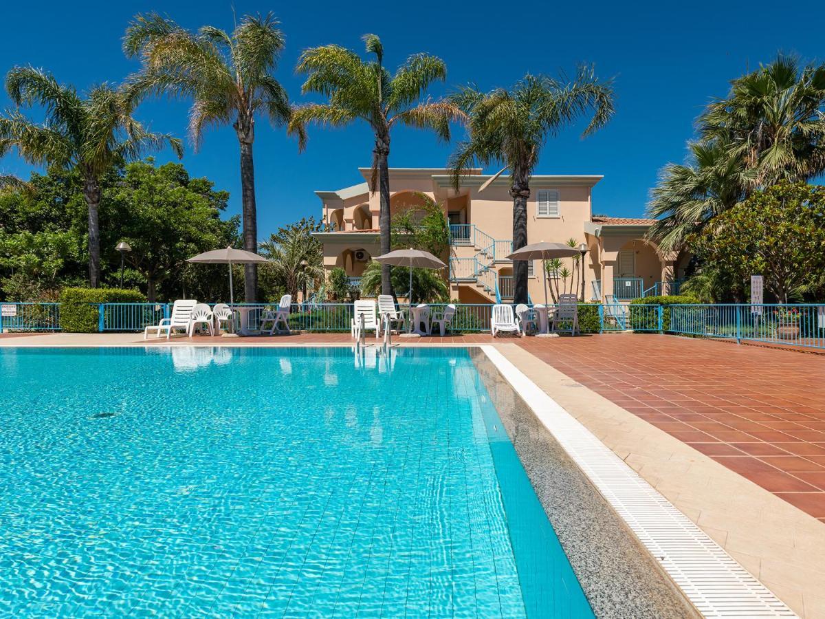 Mare Azzurro Aparthotel Cardedu Bagian luar foto