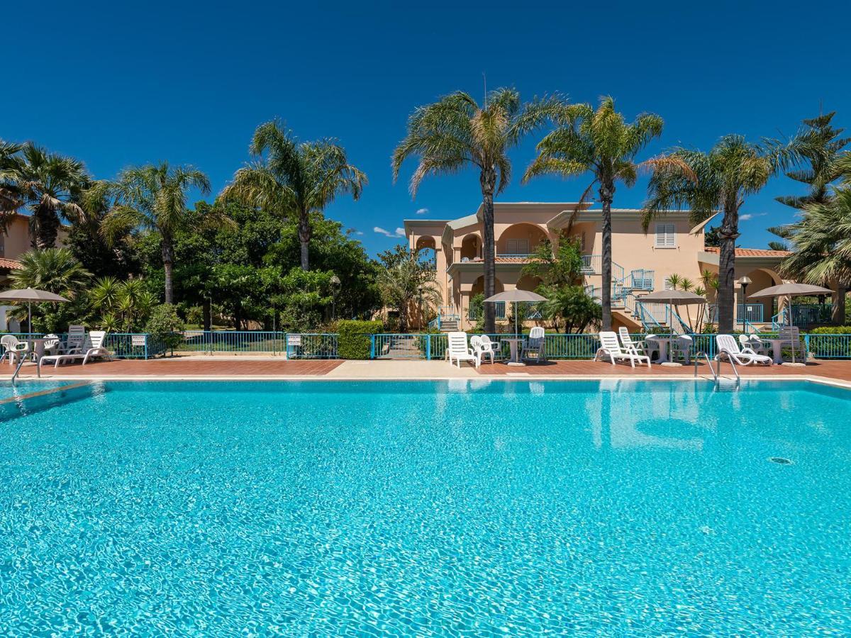 Mare Azzurro Aparthotel Cardedu Bagian luar foto