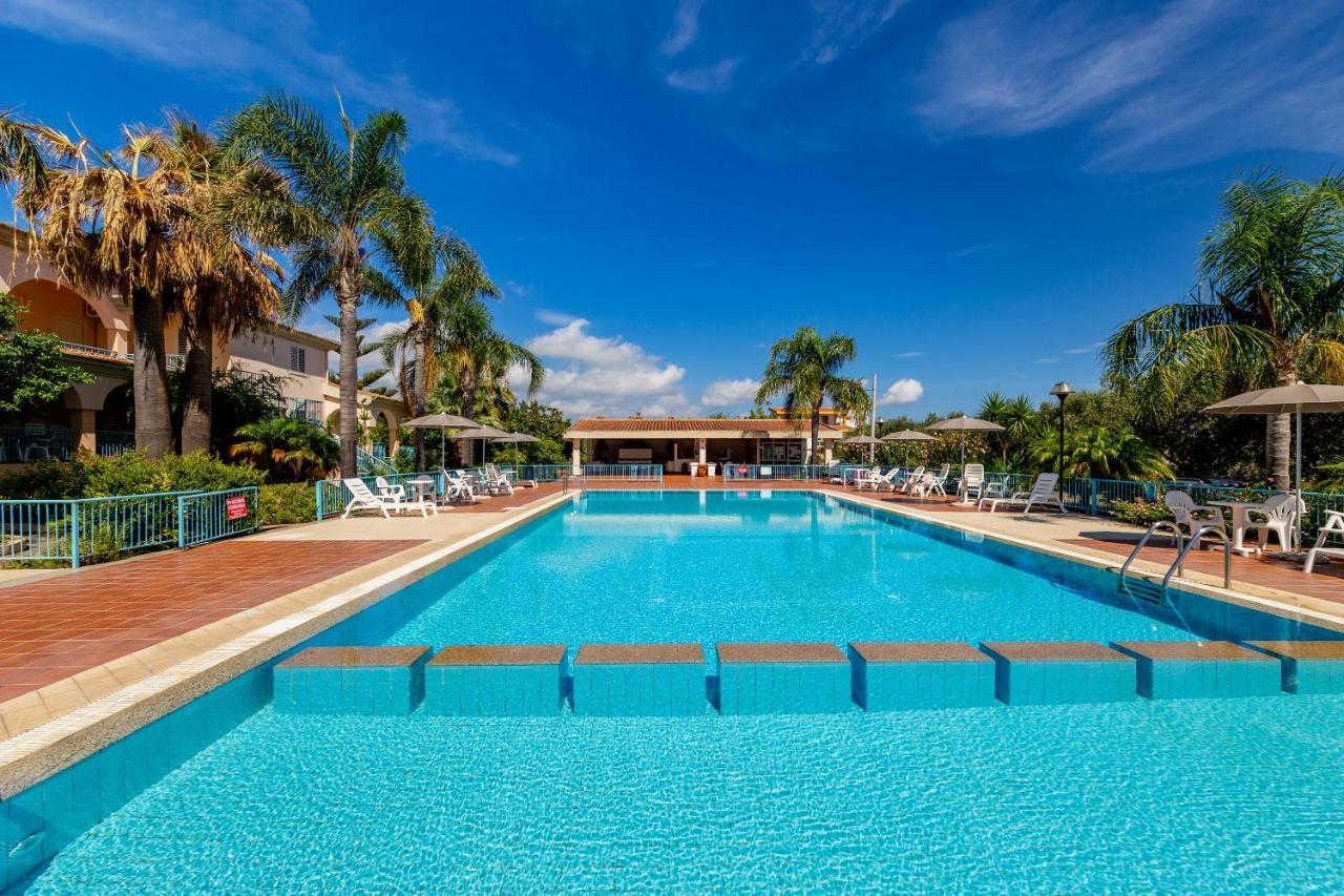 Mare Azzurro Aparthotel Cardedu Bagian luar foto